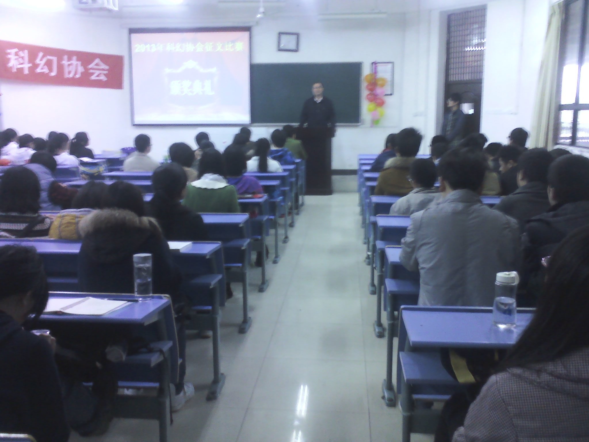 颁奖嘉宾江西师范大学生命科学学院团委副书记张英俊谈社团活动